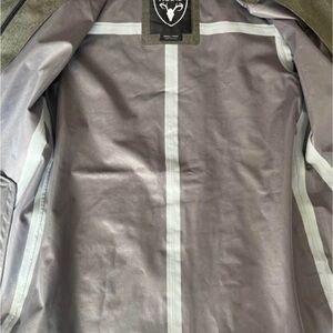 Woman’s Gray Nobis Lightweight Raincoat